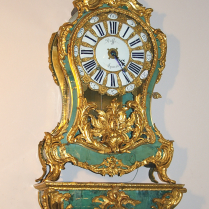 Wall Clock in Green Horn Veneer