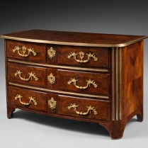 Commode d’époque Régence en Palissandre