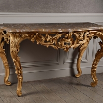 Console en bois sculpté et doré Epoque Louis XV