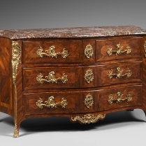 Important chest of drawers with curved front and sides