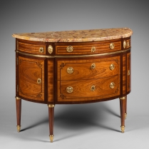 Commode de forme Demi-Lune, Estampillée Roger Lacroix (1728-1799)